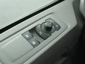 Volkswagen Transporter T7 2.0 TDI 110pk L2H1 Life Incl. BPM! Parkeersensoren Carplay Bijrijdersbank thumbnail 11