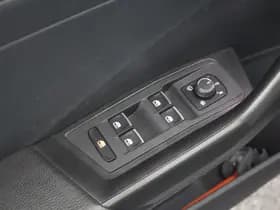 Volkswagen T-Roc 1.5 TSI 150pk DSG R-Line Sport Panoramadak Camera Leder Navigatie Virtual Cockpit thumbnail 14