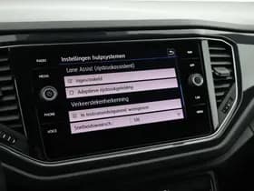 Volkswagen T-Roc 1.5 TSI 150pk DSG R-Line Sport Panoramadak Camera Leder Navigatie Virtual Cockpit thumbnail 24