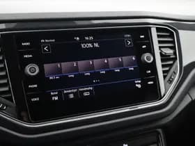 Volkswagen T-Roc 1.5 TSI 150pk DSG R-Line Sport Panoramadak Camera Leder Navigatie Virtual Cockpit thumbnail 32