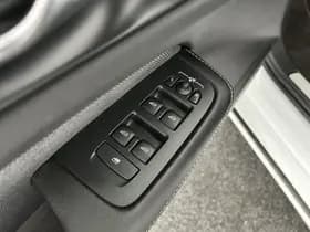 Volvo V60 2.0 T8 390pk Twin Engine AWD R-Design Trekhaak Camera harman/kardon Stoelverwarming Navigatie thumbnail 16