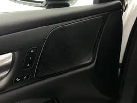 Volvo V60 2.0 T8 390pk Twin Engine AWD R-Design Trekhaak Camera harman/kardon Stoelverwarming Navigatie thumbnail 6