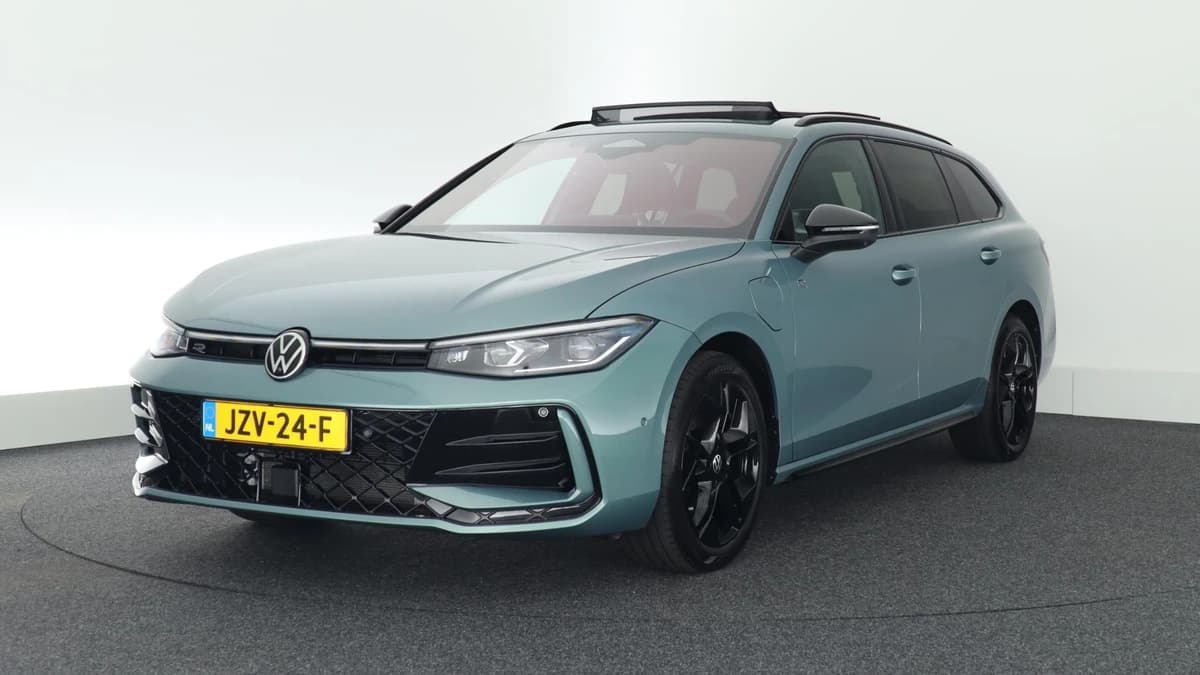 Volkswagen Passat Variant 1.5 272pk eHybrid R-Line Business Black Style Trekhaak 360Camera harman/kardon Head-Up Keyless Massage Navigatie Panoramadak — foto 1