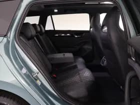 Volkswagen Passat Variant 1.5 272pk eHybrid R-Line Business Black Style Trekhaak 360Camera harman/kardon Head-Up Keyless Massage Navigatie Panoramadak thumbnail 17