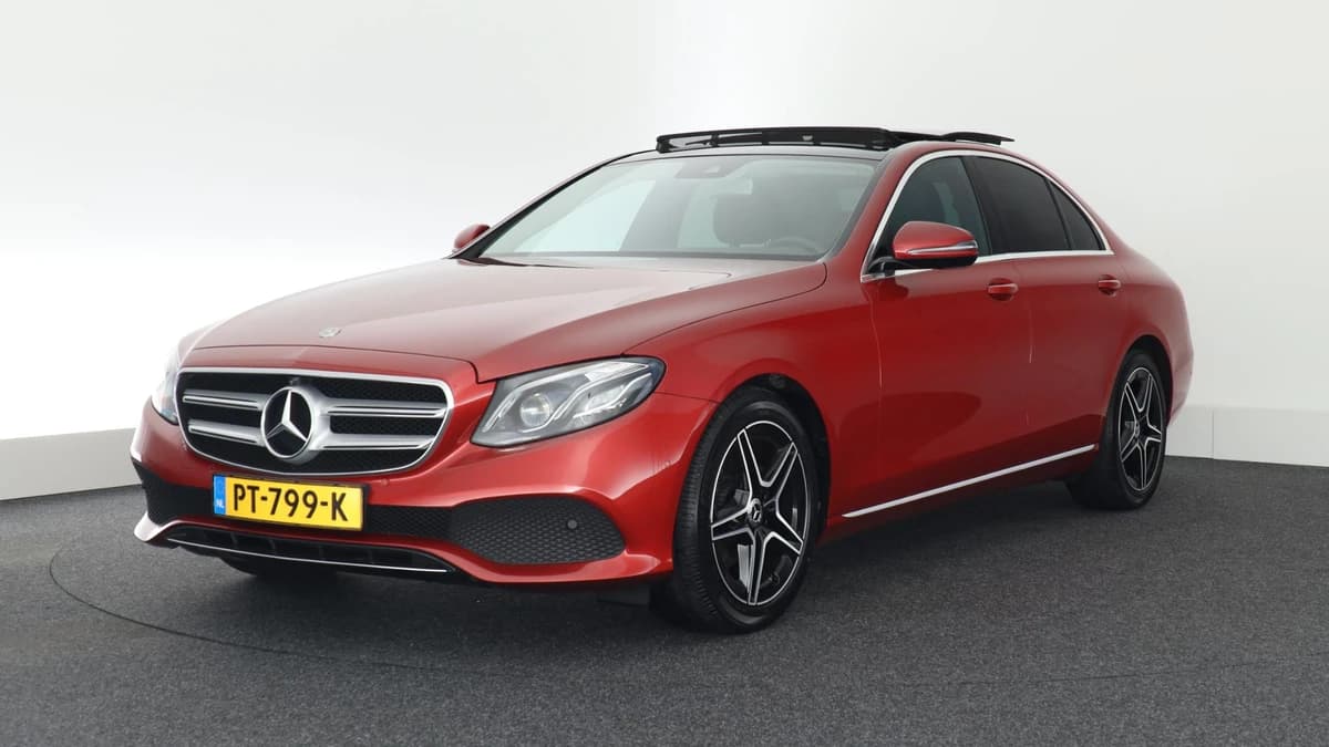 Mercedes-Benz E-Klasse 220 d 194pk Premium Plus Trekhaak Leder 360Camera Burmester Memory Panoramadak Navigatie — foto 1