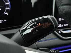 Volkswagen Tiguan 1.5 272pk eHybrid R-Line Edition Trekhaak Camera Keyless Massage Virtual Cockpit Panoramadak Carplay thumbnail 23