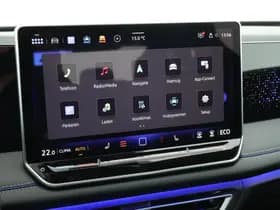 Volkswagen Tiguan 1.5 272pk eHybrid R-Line Edition Trekhaak Camera Keyless Massage Virtual Cockpit Panoramadak Carplay thumbnail 24