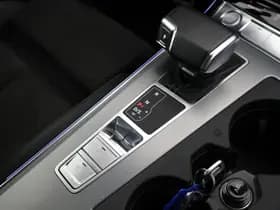 Audi A6 Avant 55 TFSI e 367pk quattro Competition Trekhaak 360Camera Head-Up Keyless Memory Virtual Cockpit Panoramadak Navigatie S-Line thumbnail 43