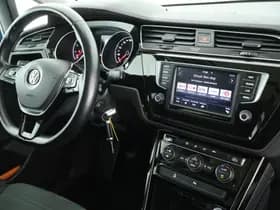 Volkswagen Touran 1.2 TSI 110pk R-Line Highline 7Pers. Trekhaak Led Panoramadak Navigatie thumbnail 3