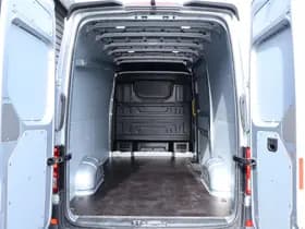 Volkswagen Crafter 35 2.0 TDI 140pk DSG L3H3 Exclusive Trekhaak Camera Leder Led Sidebars Zonneklep Navigatie Bijrijdersbank thumbnail 10