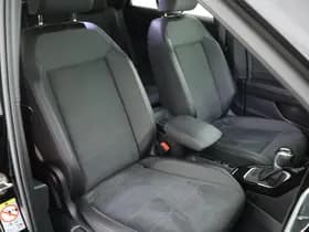 Volkswagen T-Roc 1.5 TSI 150pk DSG R-Line Edition Trekhaak Camera Stoelverwarming Virtual Cockpit Navigatie thumbnail 2