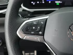 Volkswagen T-Roc 1.5 TSI 150pk DSG R-Line Edition Trekhaak Camera Stoelverwarming Virtual Cockpit Navigatie thumbnail 17