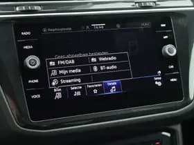 Volkswagen Tiguan 1.4 TSI eHybrid 245pk R-Line Business Trekhaak Camera Virtual Cockpit Stoelverwarming Panoramadak Navigatie thumbnail 36