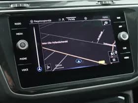 Volkswagen Tiguan 1.4 TSI eHybrid 245pk R-Line Business Trekhaak Camera Virtual Cockpit Stoelverwarming Panoramadak Navigatie thumbnail 37