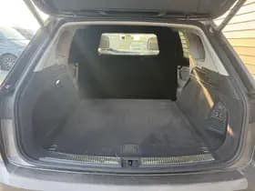 Volkswagen Touareg 3.0 TDI 230pk R-Line Grijs kenteken Panoramadak Trekhaak Luchtvering Matrix Camera Keyless thumbnail 6