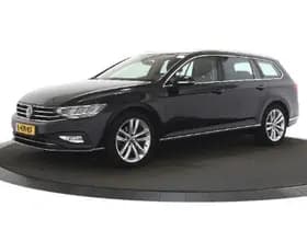 Volkswagen Passat Variant 1.5 TSI 150pk DSG R-Line Business + HUD Trekhaak Camera Keyless Navigatie Voorruitverwarming