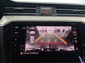 Volkswagen Passat Variant 1.5 TSI 150pk DSG R-Line Business + HUD Trekhaak Camera Keyless Navigatie Voorruitverwarming thumbnail 3