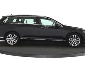 Volkswagen Passat Variant 1.5 TSI 150pk DSG R-Line Business + HUD Trekhaak Camera Keyless Navigatie Voorruitverwarming thumbnail 5