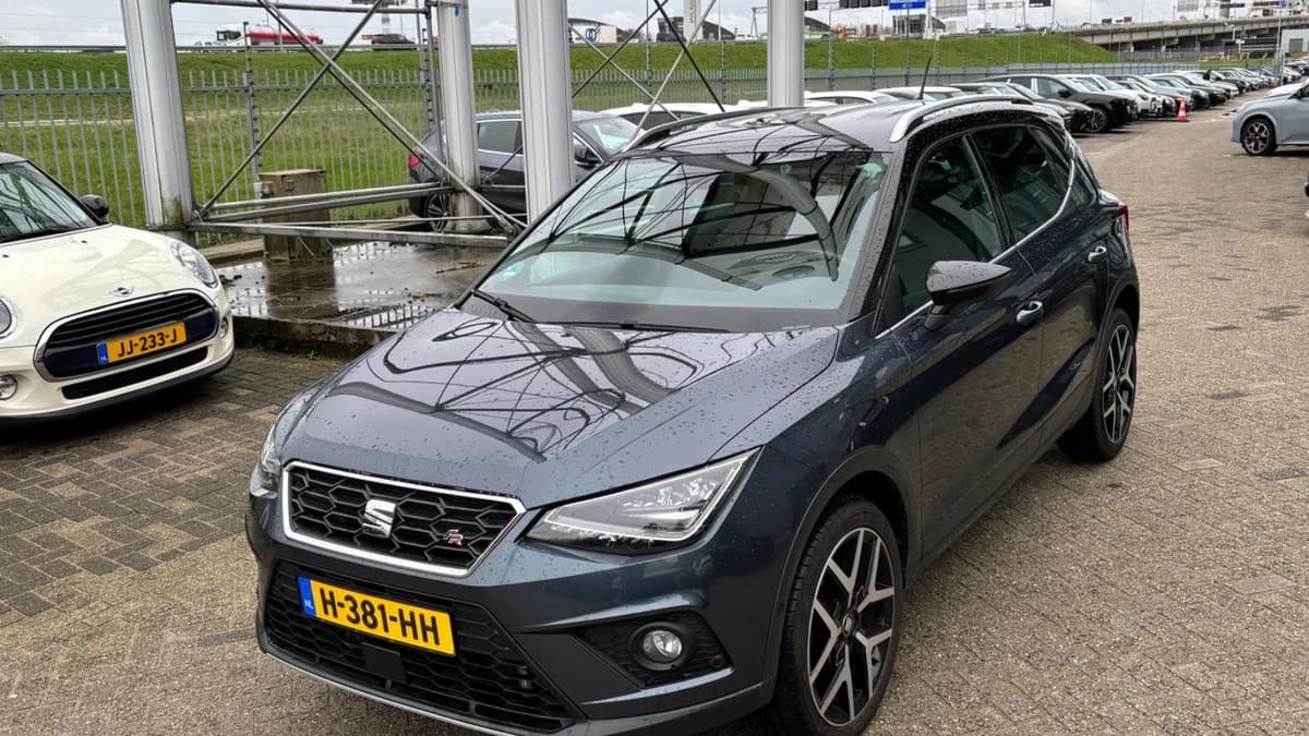 SEAT Arona 1.5 TSI 150pk FR Business Intense Camera Trekhaak Beats Alcantara Navigatie Keyless ACC — foto 1