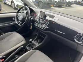 Volkswagen Up! 1.0 60pk High Up! Cruise Control Navigatie Airconditioning Parkeersensoren Mistlampen Voor thumbnail 2