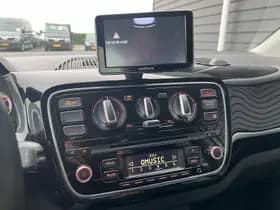 Volkswagen Up! 1.0 60pk High Up! Cruise Control Navigatie Airconditioning Parkeersensoren Mistlampen Voor thumbnail 5
