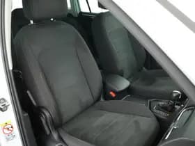 Volkswagen Tiguan 1.4 TSI 150pk DSG R-Line Highline Trekhaak Stoelverwarming Keyless Virtual Cockpit Navigatie thumbnail 2