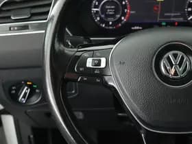 Volkswagen Tiguan 1.4 TSI 150pk DSG R-Line Highline Trekhaak Stoelverwarming Keyless Virtual Cockpit Navigatie thumbnail 17