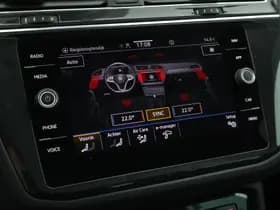 Volkswagen Tiguan 1.4 TSI eHybrid 245pk Elegance Camera Keyless Stoelverwarming Panoramadak Virtual Cockpit Navigatie thumbnail 26