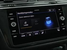 Volkswagen Tiguan 1.4 TSI eHybrid 245pk Elegance Camera Keyless Stoelverwarming Panoramadak Virtual Cockpit Navigatie thumbnail 34