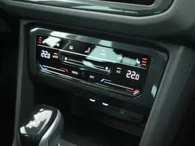 Volkswagen Tiguan 1.4 TSI eHybrid 245pk Elegance Camera Keyless Stoelverwarming Panoramadak Virtual Cockpit Navigatie thumbnail 35
