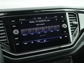 Volkswagen T-Roc 1.5 TSI 150pk DSG Sport Black Style Trekhaak Led Stoelverwarming Virtual Cockpit Navigatie thumbnail 22