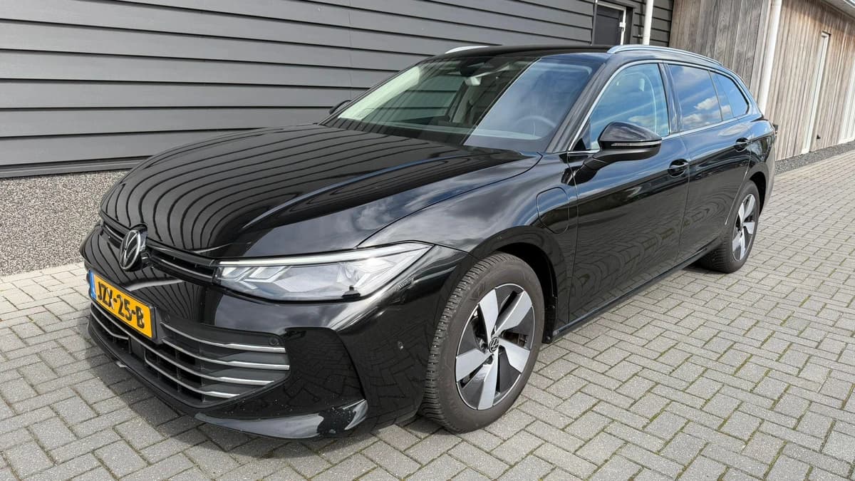 Volkswagen Passat Variant 1.5 eHybrid 204pk Business Trekhaak Camera Leder/Alcantara Stoel+ Stuurverwarming Massage Led Navigatie — foto 1