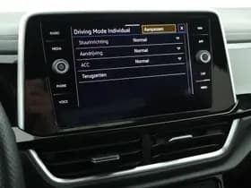 Volkswagen T-Roc 1.5 TSI 150pk DSG 2x R-Line Stoelverwarming App-Connect Led thumbnail 31