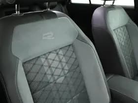 Volkswagen T-Roc 1.5 TSI 150pk DSG 2x R-Line Stoelverwarming App-Connect Led thumbnail 38