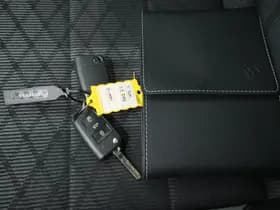 Volkswagen T-Roc 1.5 TSI 150pk DSG 2x R-Line Stoelverwarming App-Connect Led thumbnail 41