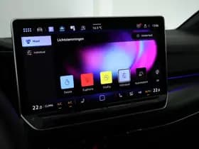 Volkswagen Golf 1.5 eTSI 150pk DSG R-Line Edition Camera Panoramadak Keyless Virtual Cockpit Navigatie thumbnail 26