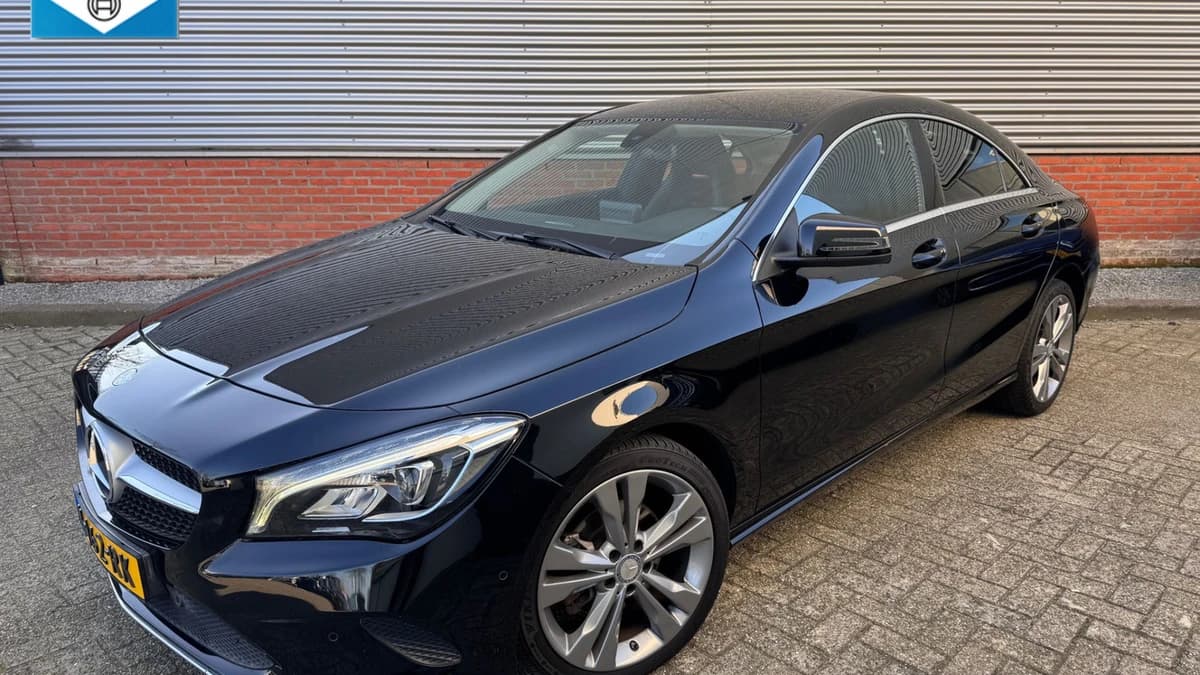 Mercedes-Benz CLA 180 Business Solution AMG — foto 1