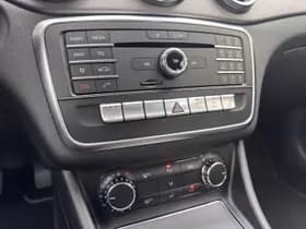 Mercedes-Benz CLA 180 Business Solution AMG thumbnail 7