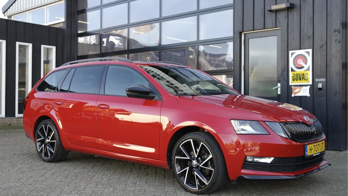 Škoda Octavia Combi 1.5 TSI Greentech Sport Business Automaat — foto 1