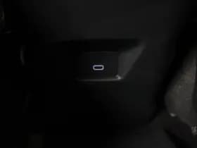 Toyota C-HR 2.0 PHEV 220PK Dynamic Winterpack Camera Carplay Navigatie thumbnail 24