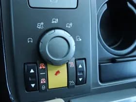 Land Rover Range Rover Sport 4.4 V8 SE AUT. thumbnail 35