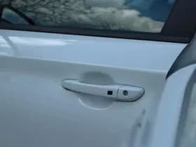 Hyundai KONA EV 64 KWH 3 FASE thumbnail 36