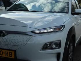 Hyundai KONA EV 64 KWH 3 FASE thumbnail 37