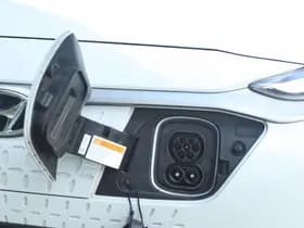 Hyundai KONA EV 64 KWH 3 FASE thumbnail 38