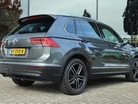 Volkswagen Tiguan 1.4 TSI CONNECTED SERIES thumbnail 2