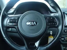 Kia Niro 1.6 GDI HYBRID FIRST EDITION thumbnail 16