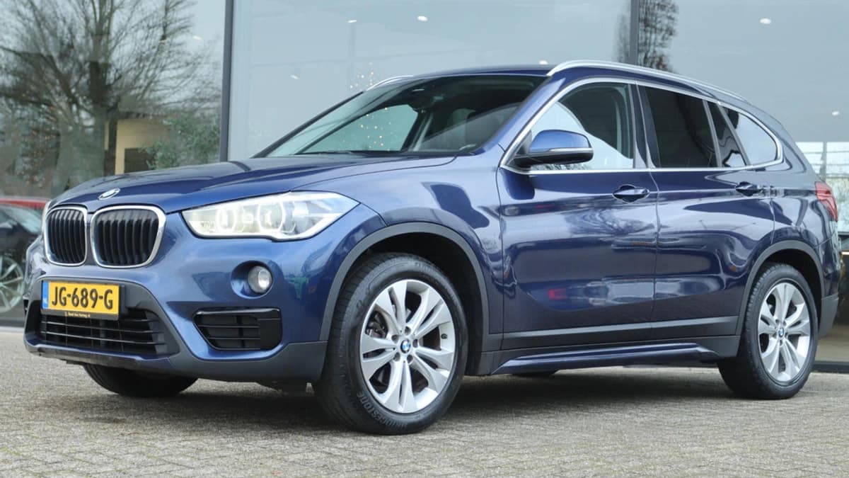 BMW X1 SDRIVE16D CORPORATE LEASE SPORT — foto 1