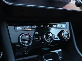 Škoda Superb COMBI 1.5 TSI DSG AUT. ACT SPORTLINE BUSINESS thumbnail 43