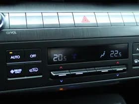 Hyundai KONA Electric PREMIUM 65.4 kWh thumbnail 32