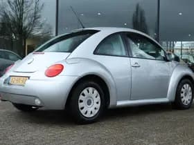 Volkswagen New Beetle 1.6 thumbnail 2